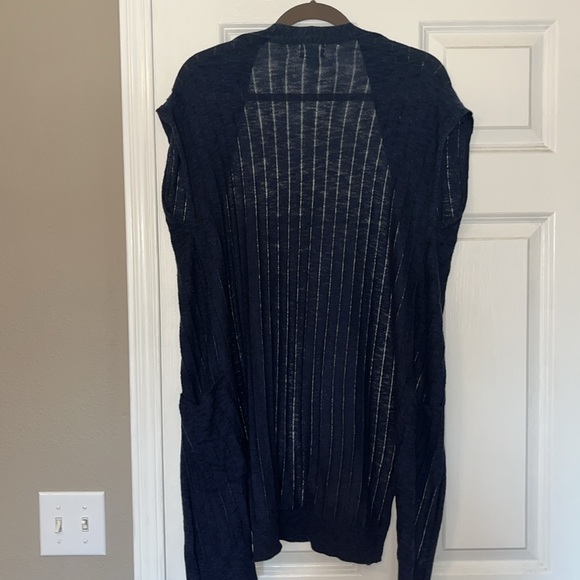 Old Navy Sleeveless Cardigan - Picture 5 of 6